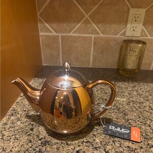 Il Mulino Elegant Copper Teapot, 1.3 Qt.  New with tag